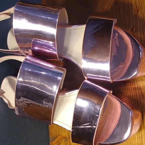 Block heeled sandals - Picture 2 of 16